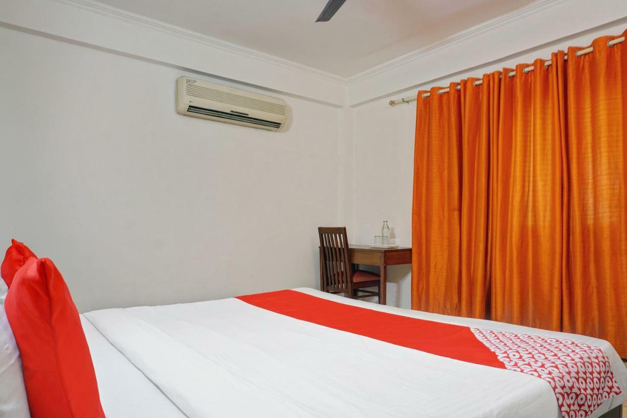 Oyo Flagship 592 Hauz Khas Village Yeni Delhi Dış mekan fotoğraf